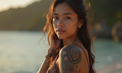 Jeune femme polynesienne avec tatouages traditionnels